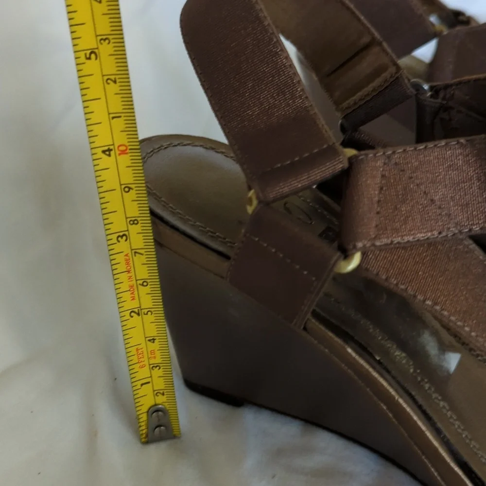 Bronze Wedge fabulous